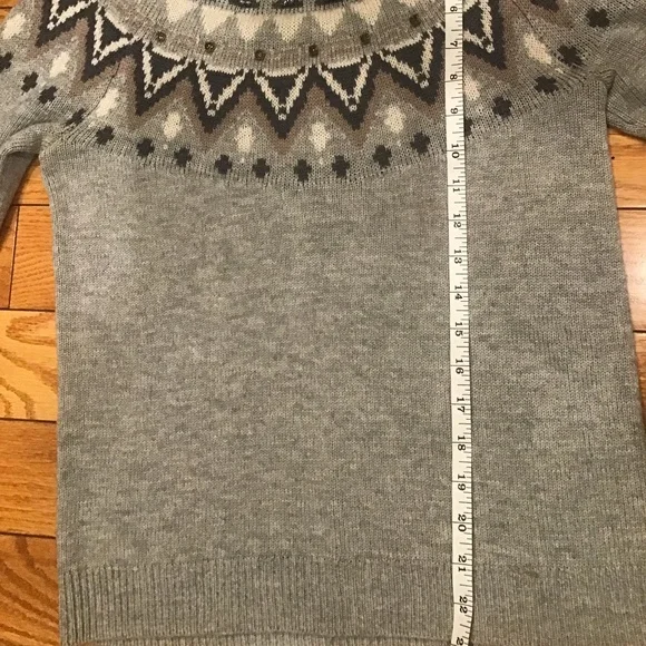 Sweater - Picture 6 of 8